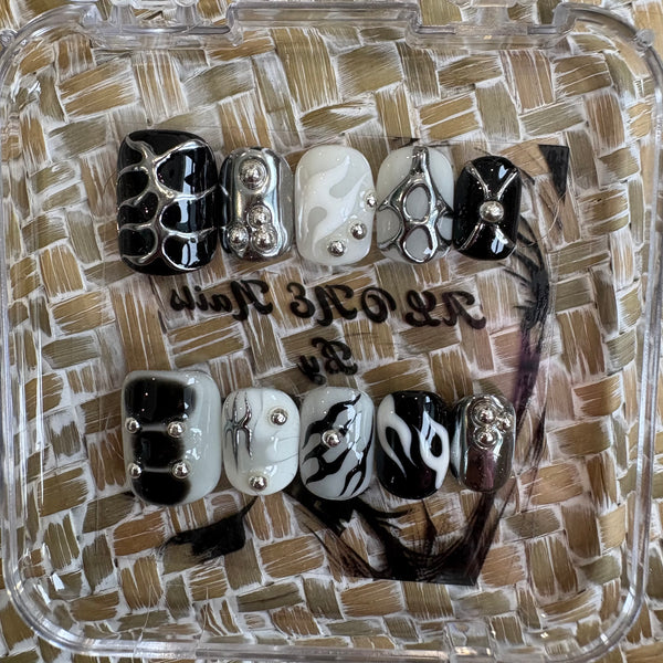 No.140 Alone Nails By Minetook Thailand