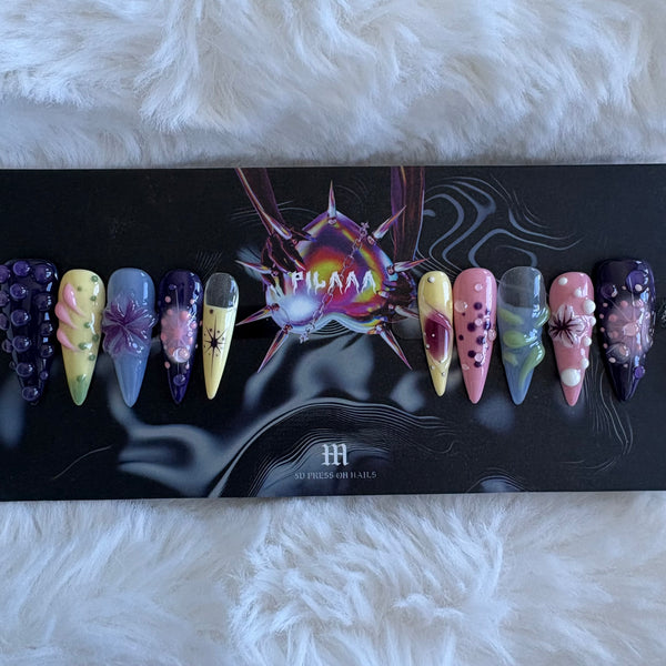 No.332 By PILAAA NAILS